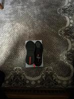 Prada cup, Enlèvement, Comme neuf, Noir