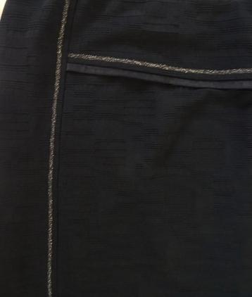 Gloednieuwe dure rok topmerk Accent, € 159. Maat 48 NL/50 B beschikbaar voor biedingen
