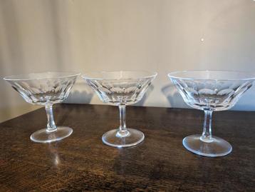 3 kristallen champagneglazen Baccarat beschikbaar voor biedingen