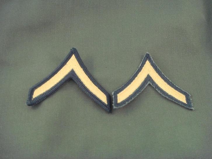 US ARMY # 1 - PRIVATE (set), Verzamelen, Militaria | Algemeen, Landmacht, Embleem of Badge, Ophalen of Verzenden