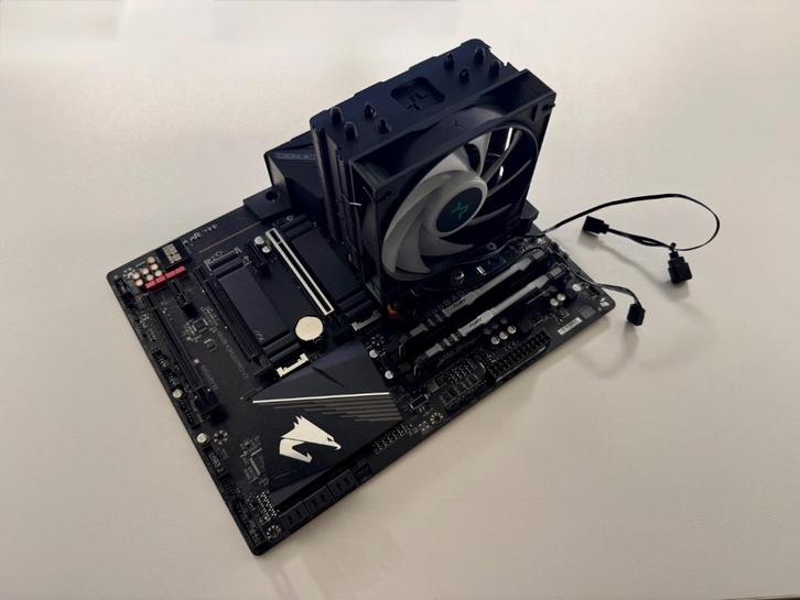 GIGABYTE Z590 GAMING X moederbord - ideaal voor gaming, Computers en Software, Moederborden, Zo goed als nieuw, Intel, DDR4, Ophalen of Verzenden
