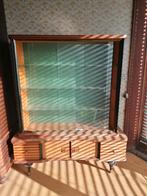 Vitrine vintage des années 1960, Enlèvement