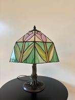 Tiffany-style tafellamp, Huis en Inrichting, Ophalen, Minder dan 50 cm, Tiffany-style, Glas