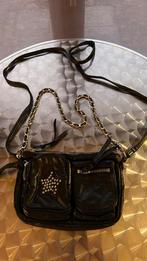 Pieces zwarte tas van imitatieleer met schouderriem, Handtassen en Accessoires, Tassen | Damestassen, Ophalen of Verzenden, Zo goed als nieuw