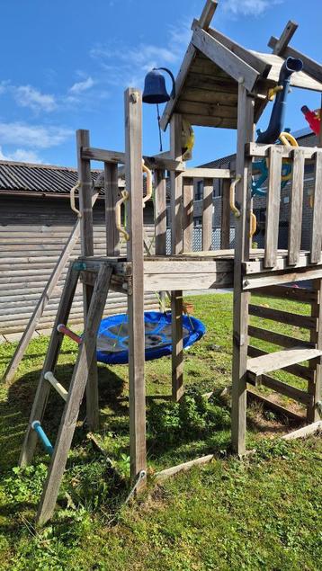 Speeltoren met vogelnest schommel beschikbaar voor biedingen