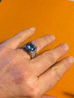 Zilveren ring met geslepen lichtblauwe steen maat 17.3, Ophalen of Verzenden, Nieuw