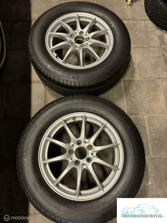 W166 GLE Zomerband Lm velg 235/65/17 104V, Auto-onderdelen, Banden en Velgen, Band(en), Zomerbanden, Gebruikt, Ophalen of Verzenden