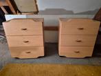 2 nachtkastjes, 1 op wieltjes, en 1 op.pootjes, Huis en Inrichting, Ophalen, Zo goed als nieuw