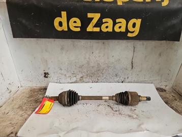 Aandrijfas links-voor van een Ford B-Max beschikbaar voor biedingen