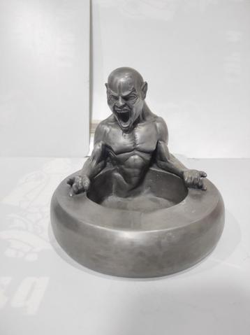 Sculpture d'un homme qui crie SKULL T de  Samuel Boulesteix