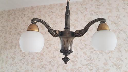 Antieke kroonluchter van tin en brons met 3 opaline bollen, Antiek en Kunst, Antiek | Verlichting, Ophalen