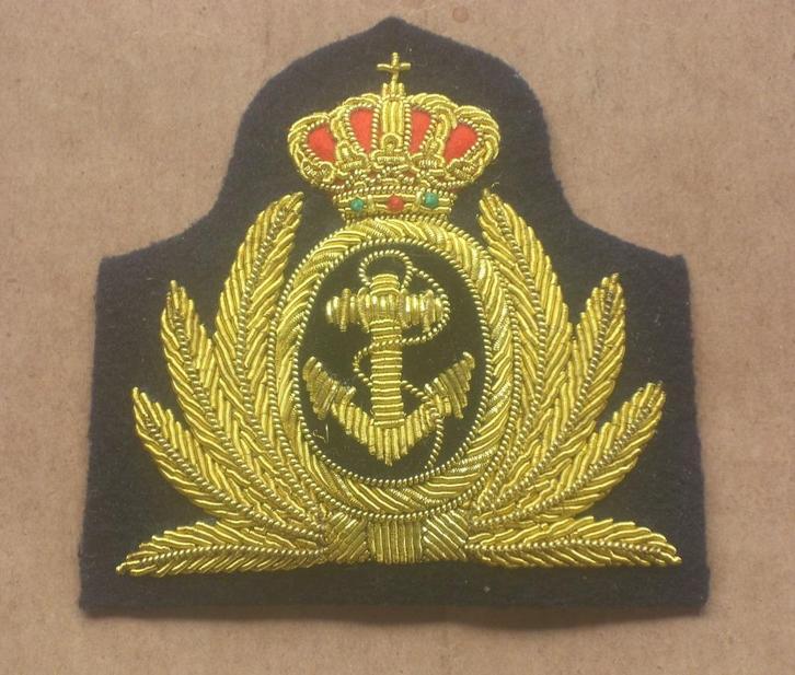 Insigne en cannetille et soie pour casquette képi de Marine, Verzamelen, Militaria | Algemeen, Marine, Embleem of Badge, Verzenden
