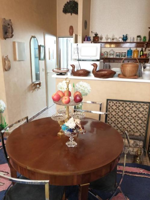 Table style LouisXVI + 6 chaises acier/skaï + porte-journaux, Huis en Inrichting, Stoelen, Ophalen