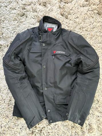 Gilet de moto DAINESE GORE-TEX T48 en parfait état  disponible aux enchères