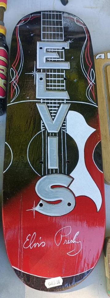 Handgeschilderd skateboard beschikbaar voor biedingen