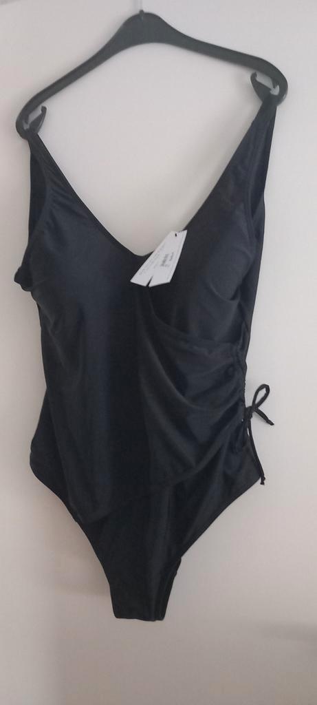 Nieuw elegant verslankend badpak dames maat 48, Kleding | Dames, Badmode en Zwemkleding, Nieuw, Badpak, Zwart, Ophalen