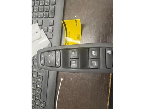 Commutateur combi vitres d'un Renault Megane, Autos : Pièces & Accessoires, Tableau de bord & Interrupteurs, Utilisé, 3 mois de garantie