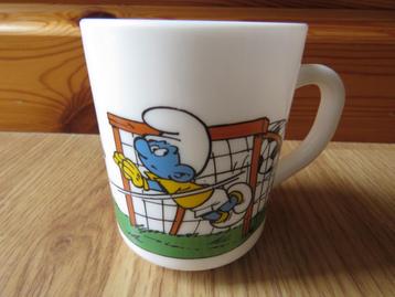 vintage mug tasse en arcopal motifs les schtroumpfs de 1990