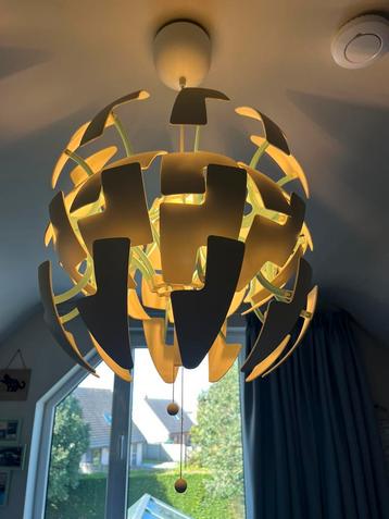 Ikea plafond lamp beschikbaar voor biedingen