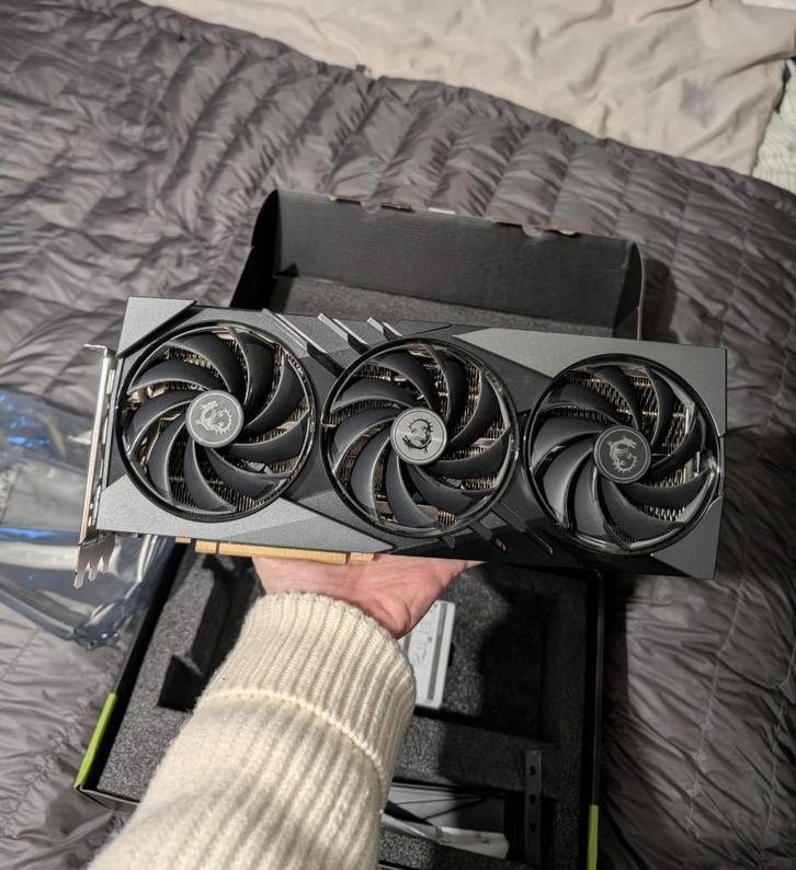 MSI GeForce RTX 4080 SUPER GAMING X SLIM 16 Go, Informatique & Logiciels, Cartes vidéo, Comme neuf, Nvidia, PCI-Express 4.0, GDDR6