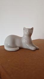 Chat en porcelaine, Antiquités & Art, Antiquités | Céramique & Poterie, Enlèvement ou Envoi