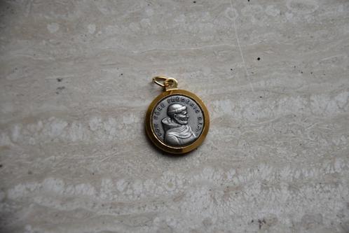 MEDAILLE Bon père Frederic  reliek, Postzegels en Munten, Penningen en Medailles, Verzenden