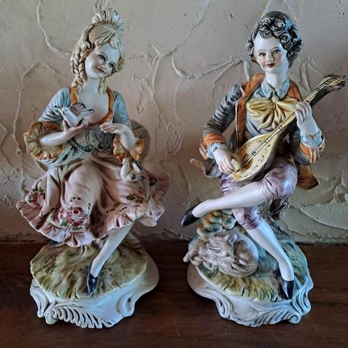 2 statues biscuit polychrome en porcelaine Capodimonté, Antiek en Kunst, Antiek | Porselein, Ophalen of Verzenden