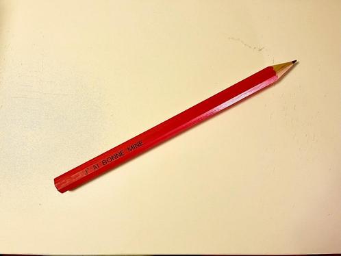 Crayon « J’ai bonne mine » 48cm Décoration - État neuf, Hobby & Loisirs créatifs, Dessin, Neuf, Crayon ou Feutre, Enlèvement ou Envoi
