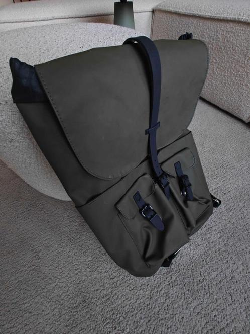 Olive Fontwell Backpack (SPIRAL), Handtassen en Accessoires, Tassen | Rugtassen, Zo goed als nieuw, Overige merken, 25 tot 40 cm