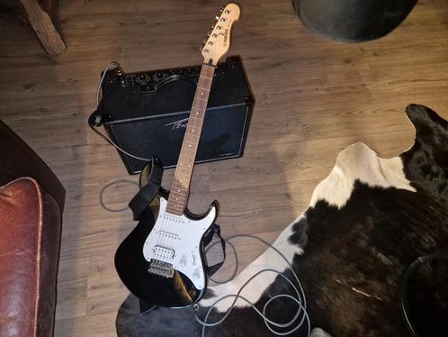 Yamaha gitaar + peavey versterker, Musique & Instruments, Instruments à corde | Guitares | Électriques, Comme neuf, Avec ampli