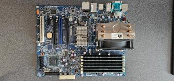 Moederbord met processor beschikbaar voor biedingen