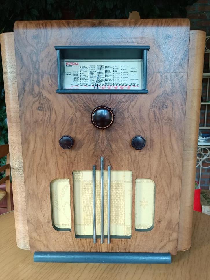 Radio vintage novera de 1954, Antiek en Kunst, Antiek | Tv's en Audio, Ophalen of Verzenden