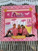 Kleur en stickers boeken ,modestudio Amika, Ophalen of Verzenden, Zo goed als nieuw