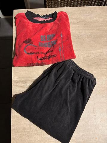Pyjamas 164 beschikbaar voor biedingen