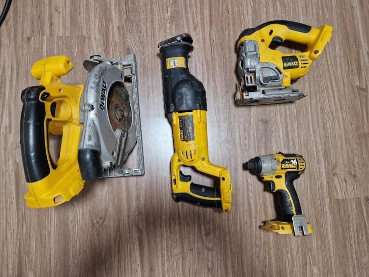 DeWalt cirkelzaag reciprozaag decoupeerzaag Schroevendraaier, Doe-het-zelf en Bouw, Gereedschap | Zaagmachines, Gebruikt, Cirkelzaag