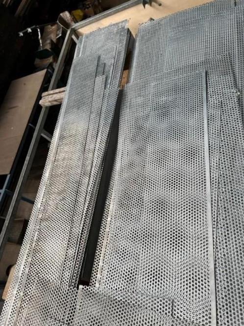 2004. Plaat / geperforeerd / zink, Doe-het-zelf en Bouw, Platen en Panelen, Gebruikt, Ophalen