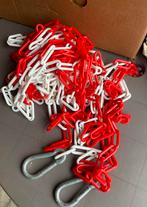 2 chaînes en plastique rouges et blanches avec mousquetons, Enlèvement, Comme neuf