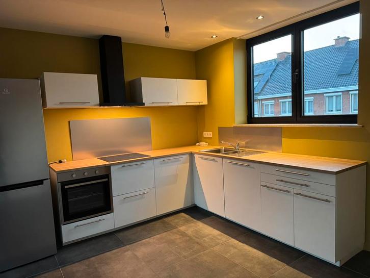 Te koop!! Ikea keuken, inclusief toestellen, Huis en Inrichting, Keuken | Complete keukens, Zo goed als nieuw, Hoekkeuken, Wit