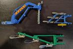 Britains Plough Set 1974 and Post Hole Digger 1976, Hobby en Vrije tijd, Modelauto's | 1:32, Verzenden, Gebruikt, Tractor of Landbouw