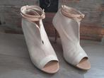 Leuke pumps March 23 maat 37, Comme neuf, Beige, Escarpins, March23