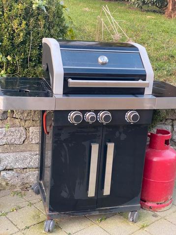 Barbecue à gaz 4 brûleurs + 1 feu latéral – bon état général beschikbaar voor biedingen