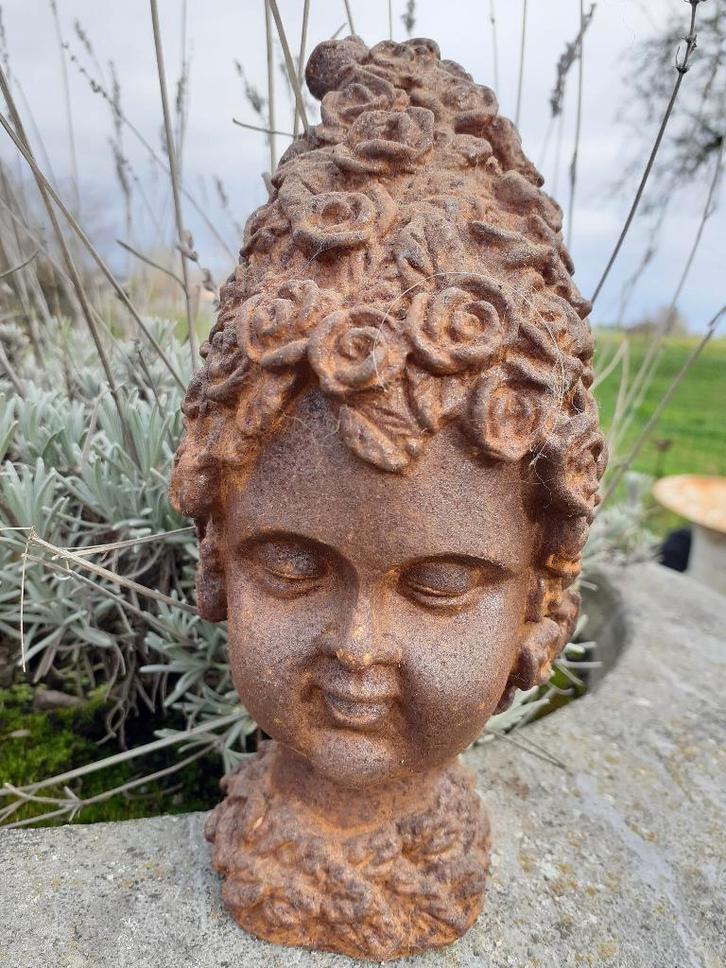 GEPATINEERDE GIETIJZEREN BUSTE VAN EEN FEE, Tuin en Terras, Tuinbeelden, Zo goed als nieuw, Overige typen, Overige materialen