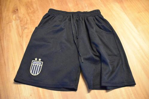 gratis voetbal short maat 12 j / 152, Kinderen en Baby's, Kinderkleding | Maat 152, Gebruikt, Jongen, Broek, Ophalen of Verzenden
