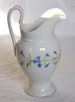 pichet en porcelaine farandole de fleurs bleu, Enlèvement ou Envoi