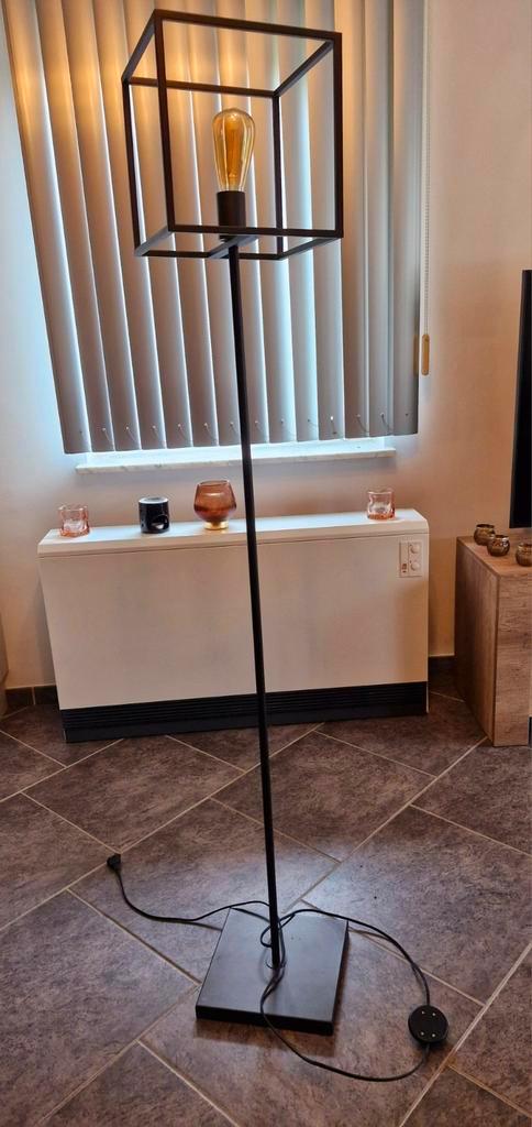 Lamp in de woonkamer, Huis en Inrichting, Lampen | Vloerlampen, Ophalen