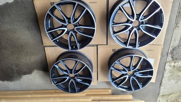 Jantes AMG (Mercedes A, CLA et B) x 4, Autos : Pièces & Accessoires, Pneus & Jantes, Jante(s), 4 Saisons, 19 pouces, Autre, Autre