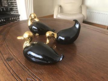 3 zwart/gouden eenden in keramiek beschikbaar voor biedingen