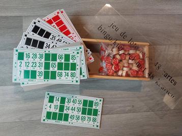 Loto-spellen met houten chips beschikbaar voor biedingen