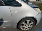 Mitsubishi colt 6 grijs 16H rechts voorscherm 2004-2014, Auto-onderdelen, Carrosserie, Gebruikt, Mitsubishi