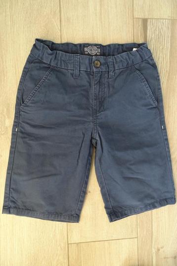 Donkerblauwe bermuda / short C&A maat 140 beschikbaar voor biedingen